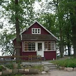 Gemuetliches Schwedenhaeuschen Mit Terrasse By Interhome *